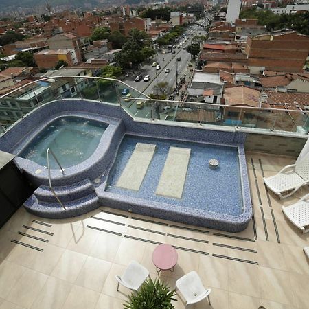 Hotel 33 Conquest 메딜린 외부 사진