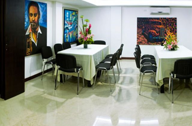 Hotel 33 Conquest 메딜린 외부 사진
